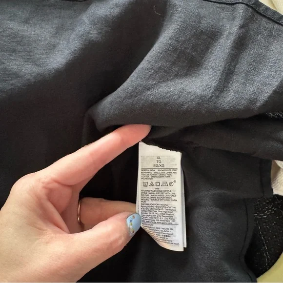 GAP Linen-Blend Embroidered Halter
Maxi Dress true black size XL NWT - Picture 8 of 10